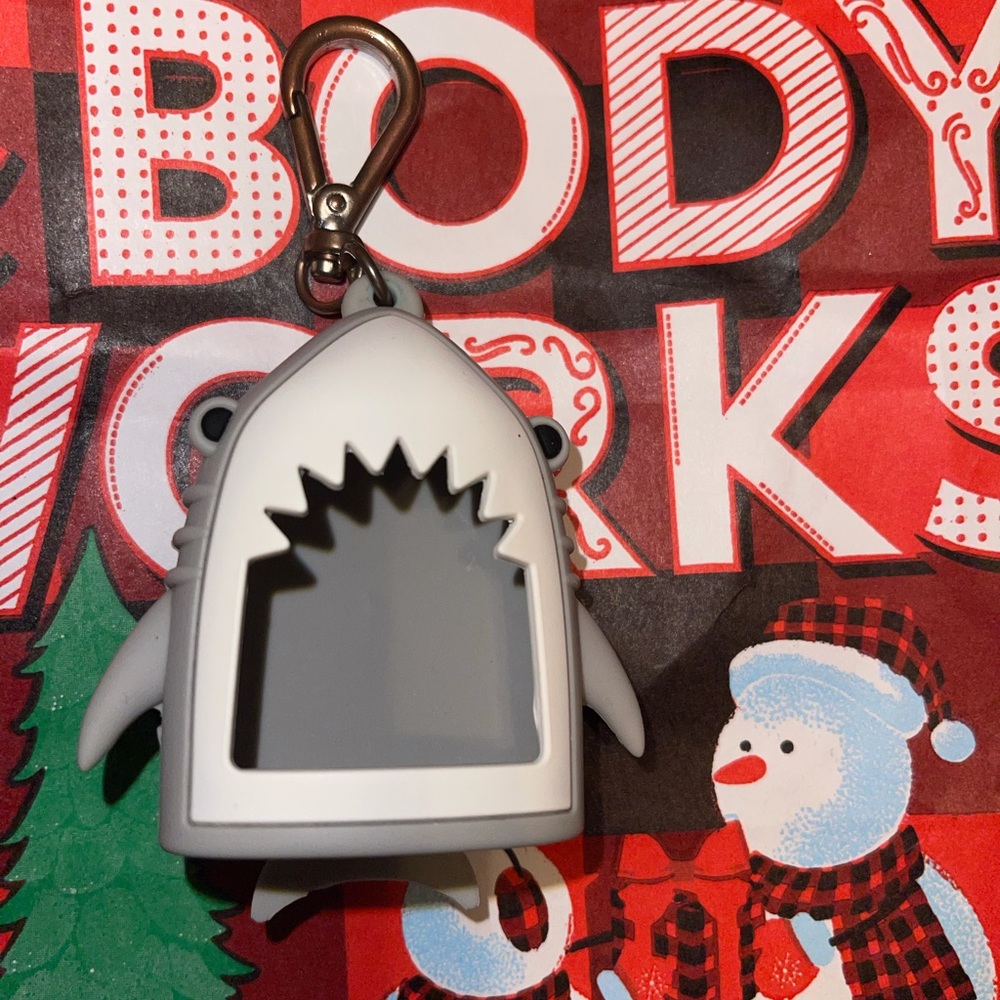 Bath and body works shark pocketbac holder